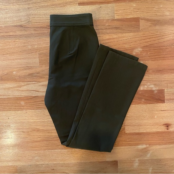 Theory Approach Pant in Juniper Green - Picture 5 of 7